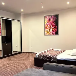 Otel Jeppesen, Almatı
